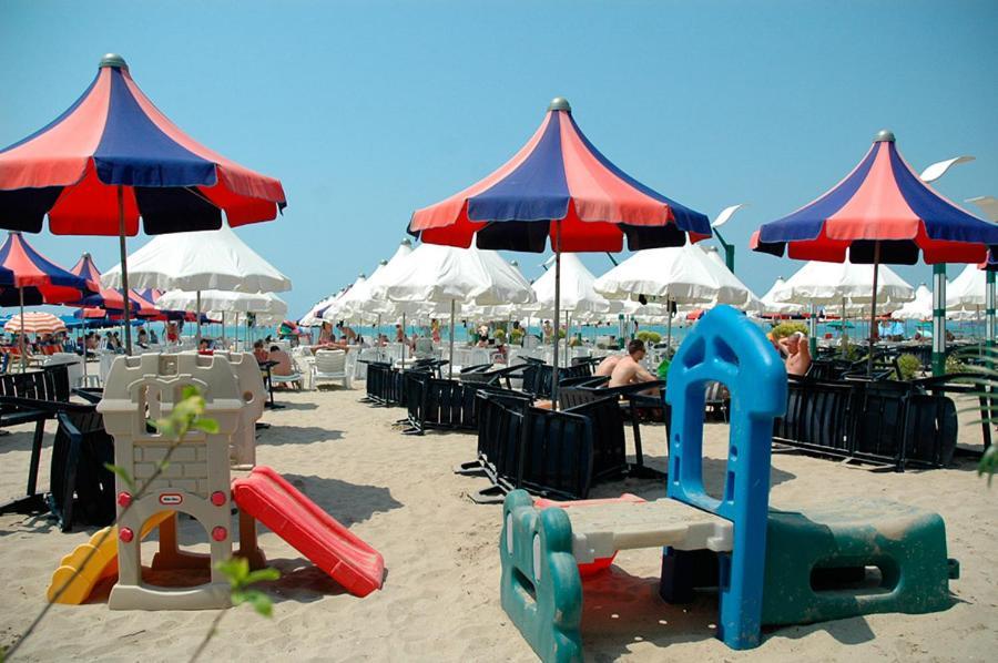 Vela Hotel Restaurant Golem  Kültér fotó