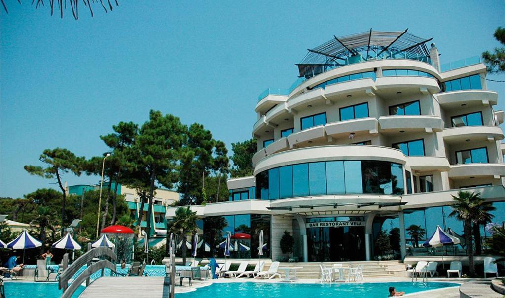 Vela Hotel Restaurant Golem  Kültér fotó